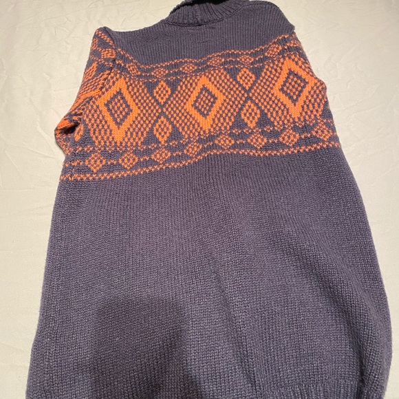 North Face Sweater - Picture 6 of 6